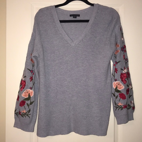 American Eagle Outfitters Tops - American Eagle Sweater